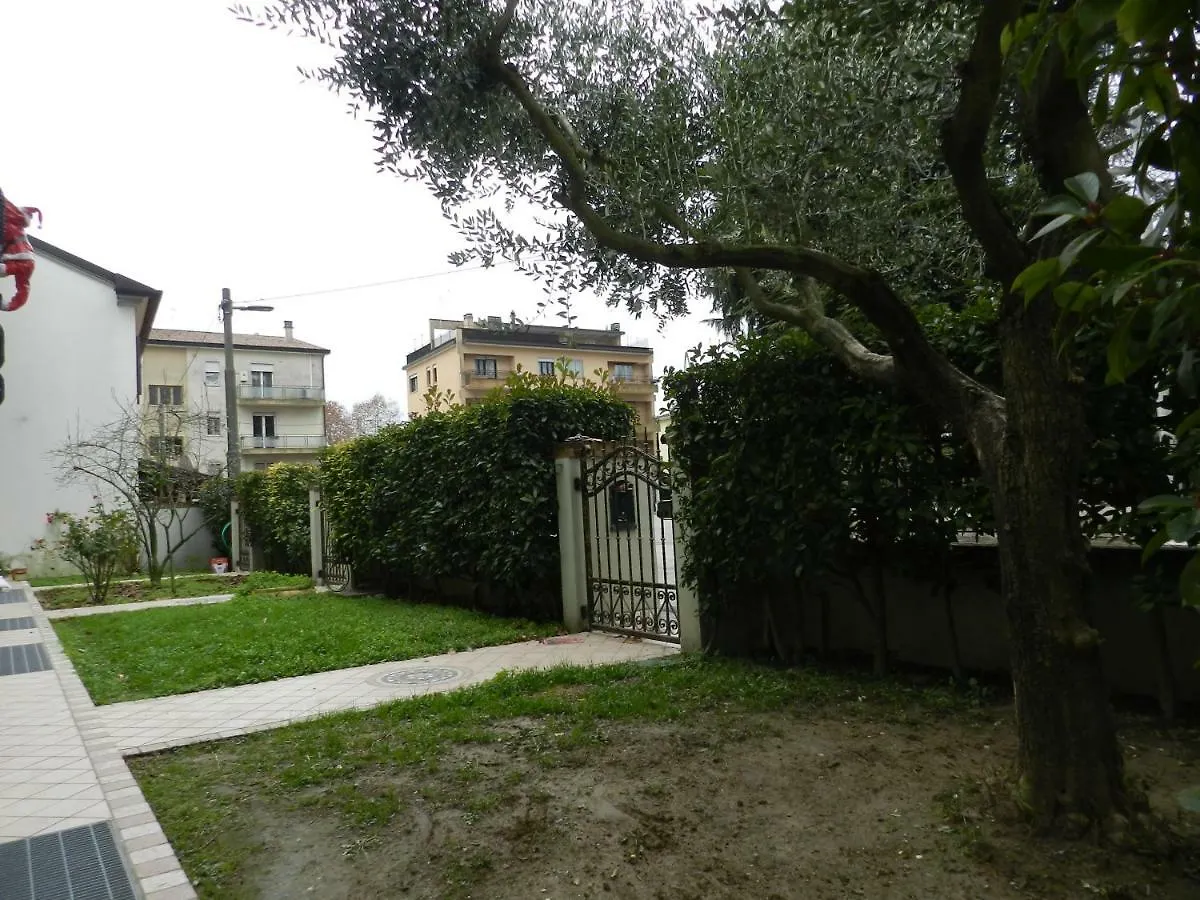 ***** Bed & Breakfast B&B Venezia Le Tre Rose Mestre Italy
